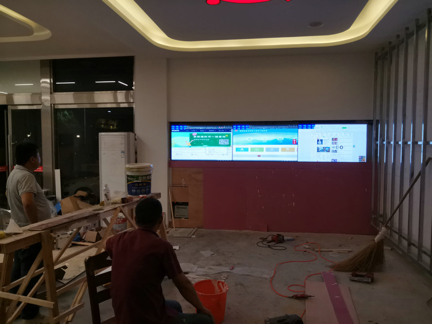 杭州街道辦55寸3.5mm1X3拼接配合軟件，IPAD投屏